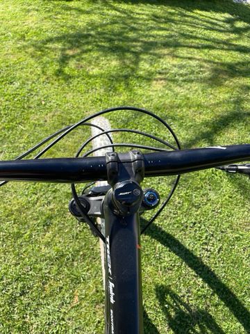 Used Trek Slash 8 2020 2020 Mountainbike, Black, 29 — image 5 of 12