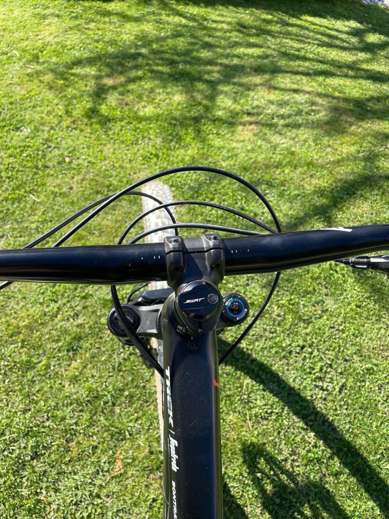 Used Trek Slash 8 2020 2020 Mountainbike, Black, 29 — image 5 of 12