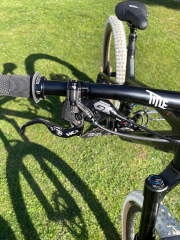 Used Trek Slash 8 2020 2020 Mountainbike, Black, 29 — image 8 of 12