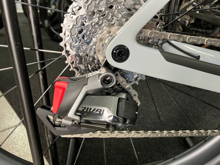 Used Scott Addict Gravel 20 2024 2024 Road & Gravel, White — image 5 of 6
