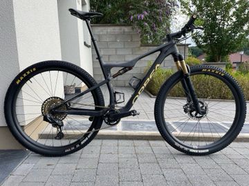 Gebrauchtes Orbea Oiz SRAM X01 Eagle AXS 2023 Mountainbike, Schwarz, 29 — Bild 1 von 3