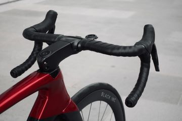 Gebrauchtes Trek Madone SLR 7 2021 2021 Road & Gravel, Rot — Bild 4 von 8
