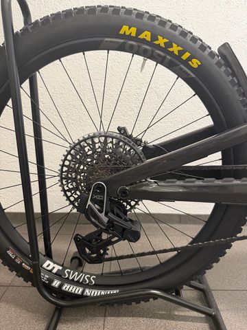 Used Canyon Torque:ON CF Roczen 2024 2024 Mountainbike, White, 29, 27.5 — image 6 of 9