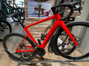 BMC Roadmachine 01 AMP TWO 2024 2024 Road & Gravel de segunda mano