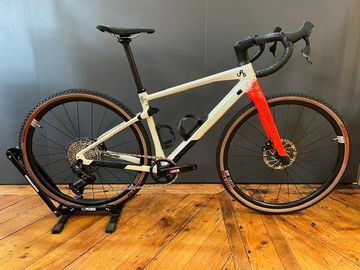 Used BMC URS 01 FOUR 2024 2024 Road & Gravel