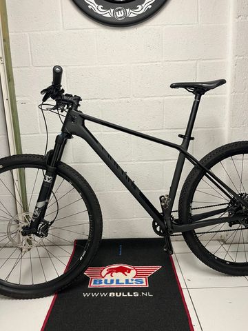 Używany Canyon Exceed CF SL 6.0 Pro Race 2018 2018 Mountainbike — zdjęcie 1 z 8