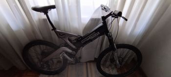 Black Mountain Cycles San Andreas 2000 Mountainbike usato, Nero — immagine 6 di 9