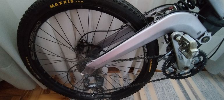 Black Mountain Cycles San Andreas 2000 Mountainbike usato, Nero — immagine 7 di 9