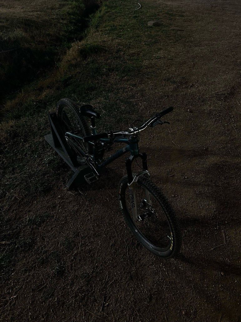 Used Commencal Tempo Slopeduro/jibber 2025 Mountainbike — image 4 of 4