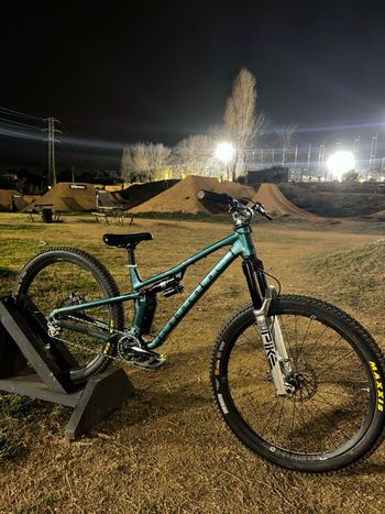 Used Commencal Tempo Slopeduro/jibber 2025 Mountainbike — image 2 of 4