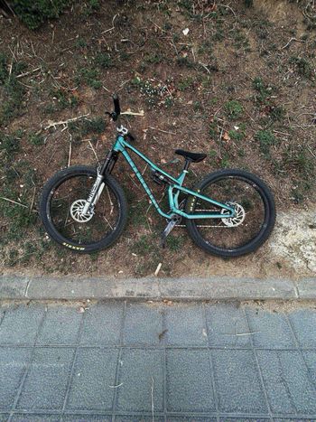 Used Commencal Tempo Slopeduro/jibber 2025 Mountainbike — image 1 of 4