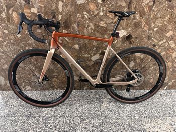 Megamo West SRAM Rival eTap AXS 2022 Road & Gravel usato, Arancione — immagine 2 di 6