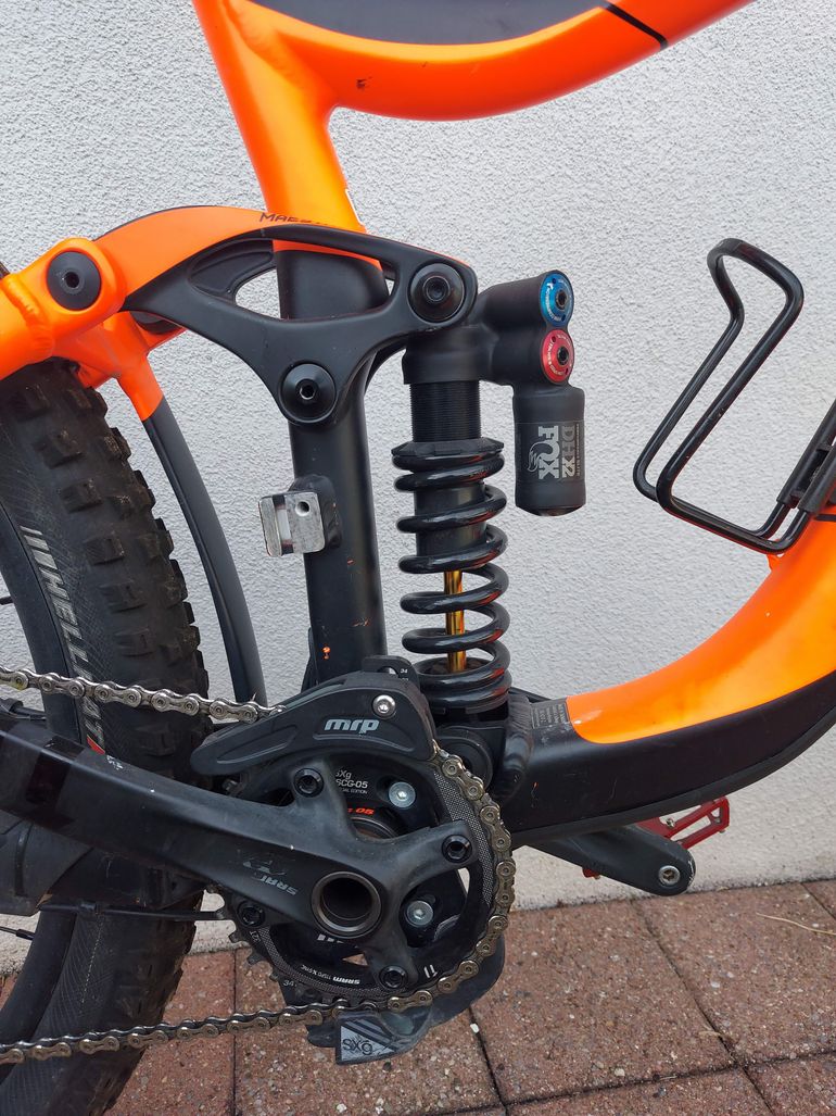 Used Giant Reign SX 2017 2017 Mountainbike, Orange, 27.5 — image 4 of 8