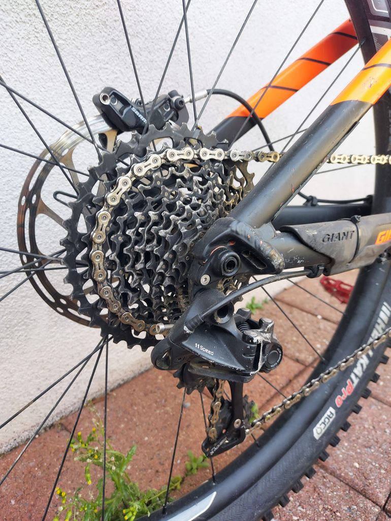 Used Giant Reign SX 2017 2017 Mountainbike, Orange, 27.5 — image 1 of 8