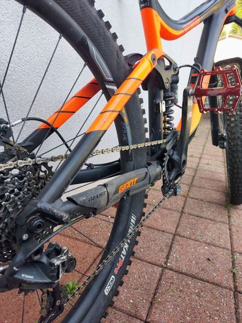 Used Giant Reign SX 2017 2017 Mountainbike, Orange, 27.5 — image 6 of 8