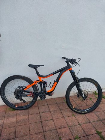 Used Giant Reign SX 2017 2017 Mountainbike, Orange, 27.5 — image 7 of 8