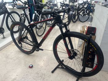 Trek Superfly 9.6 2016 2016 Mountainbike usato, Nero — immagine 4 di 5
