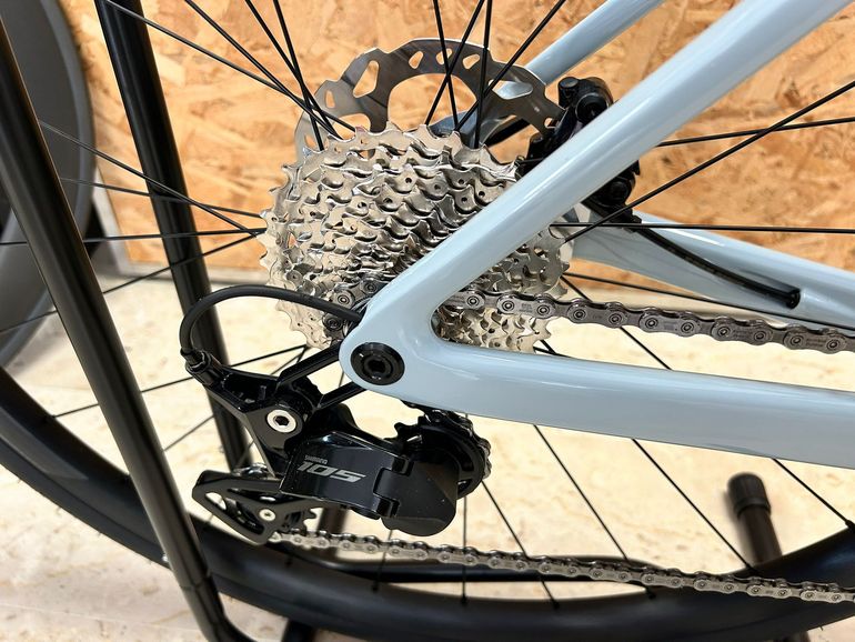 Scott ADDICT 50 (2025) 2025 Road & Gravel usato, Blu — immagine 5 di 13