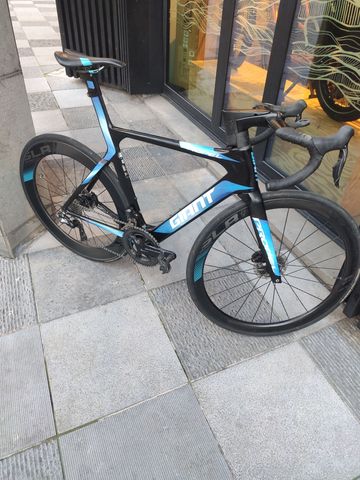 Używany Giant Propel Advanced SL 0 Disc 2018 2018 Road & Gravel — zdjęcie 1 z 5