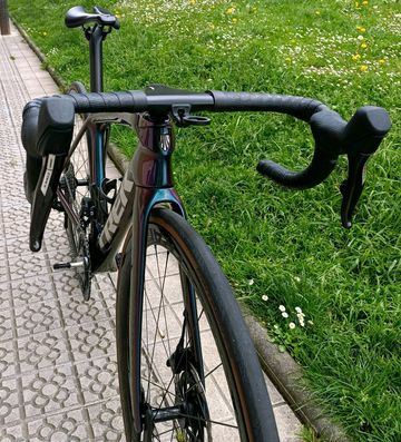 Brugt Trek Emonda SRAM Force eTap AXS 2023 Road & Gravel — billede 10 af 26