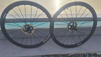 Specialized Roubaix Shimano Ultegra Di2 (12 Speed) 2024 Road & Gravel usato, Bianco — immagine 3 di 8
