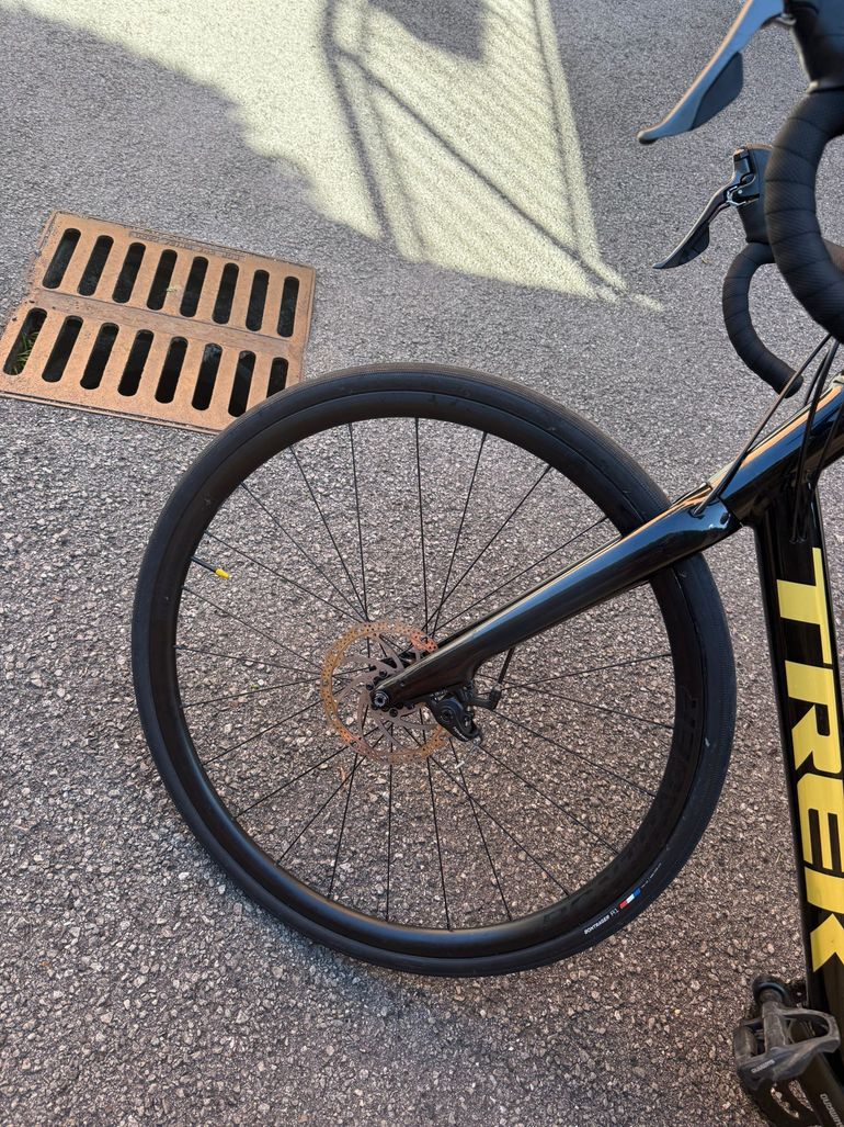 Trek Domane AL 2 Disc 2021 2021 Road & Gravel usato, Nero — immagine 5 di 6