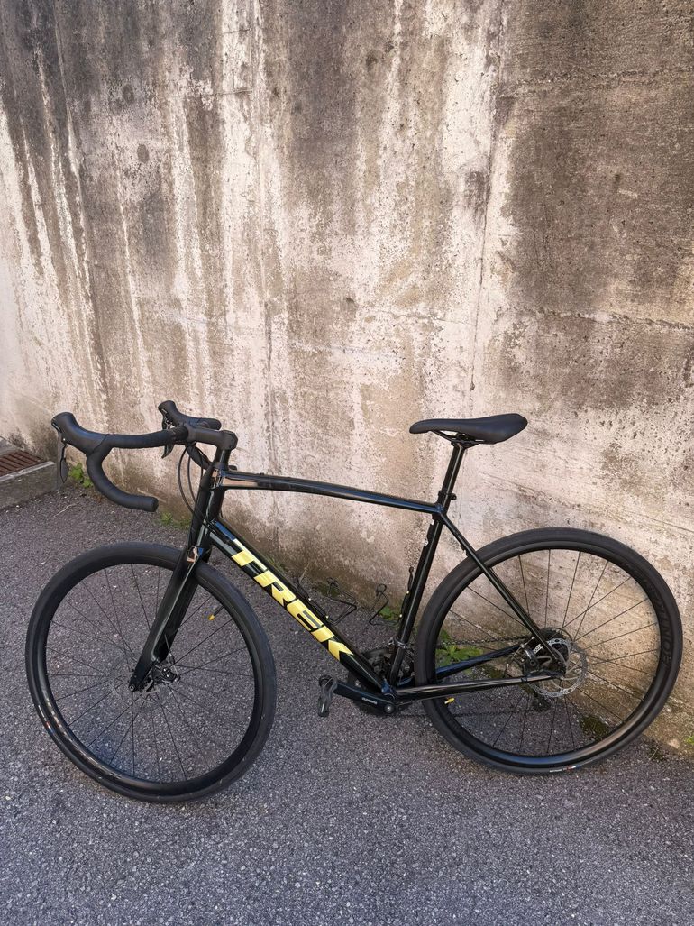 Trek Domane AL 2 Disc 2021 2021 Road & Gravel usato, Nero — immagine 2 di 6