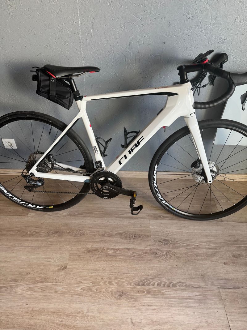 Used CUBE Custom Shimano Deore 2022 Mountainbike, White — image 1 of 3