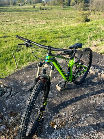 Used Scott Spark 740 2018 2018 Mountainbike, Green, 27.5 — image 1 of 3