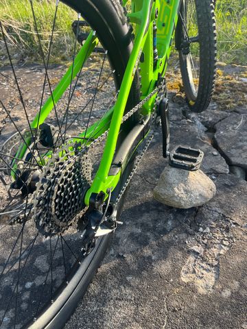 Used Scott Spark 740 2018 2018 Mountainbike, Green, 27.5 — image 2 of 3