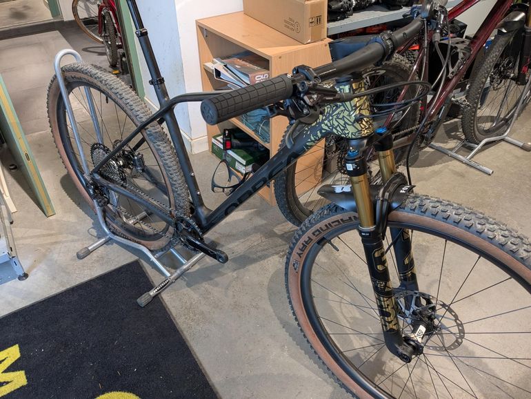 Gebrauchtes Orbea ALMA M PRO 2022 2022 Mountainbike, Schwarz, 29 — Bild 4 von 5