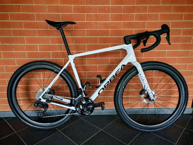 Used Orbea TERRA M20iTEAM 2024 2024 Road & Gravel, White — image 1 of 19