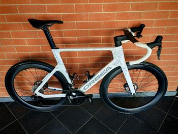 Brugt Orbea ORCA AERO M20iLTD 2024 2024 Road & Gravel — billede 5 af 14