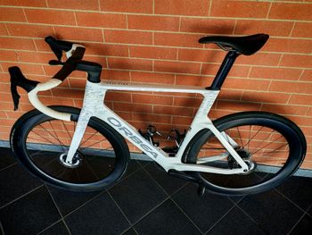 Brugt Orbea ORCA AERO M20iLTD 2024 2024 Road & Gravel — billede 8 af 14