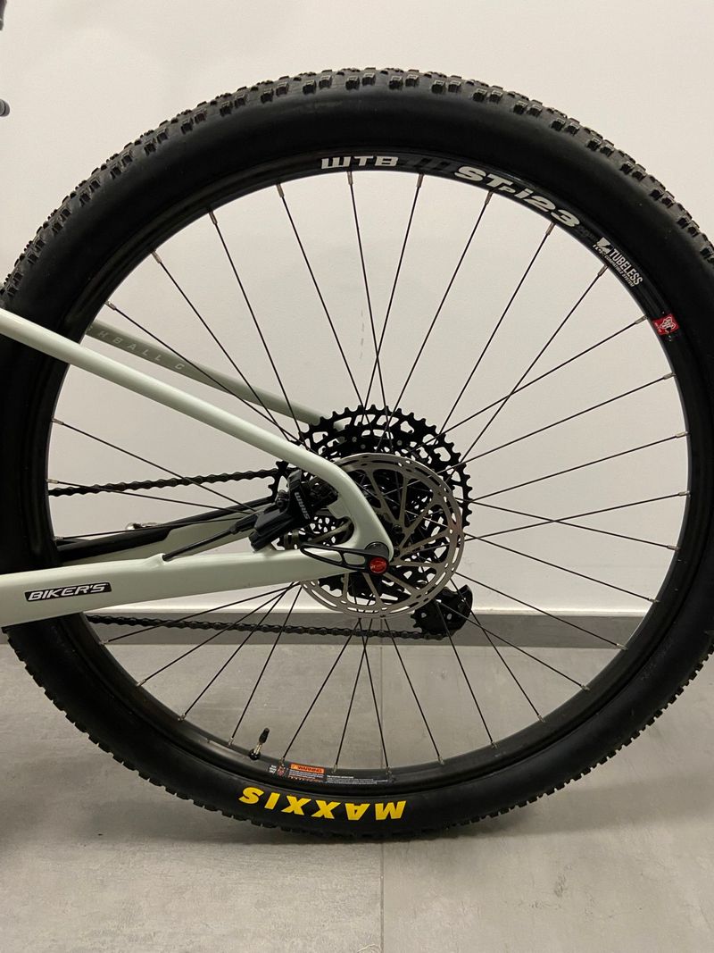 Used Santa Cruz Highball SRAM NX Eagle 2019 Mountainbike, Light Gray — image 4 of 11