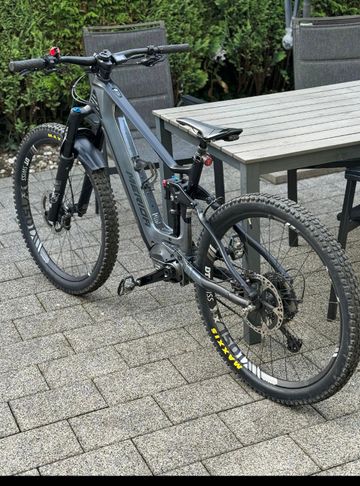Used Merida eONE-SIXTY 9000 2021 2021 Mountainbike, Light Gray, 29, 27.5 — image 1 of 8