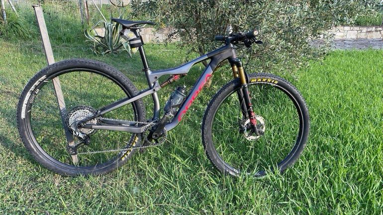 Brugt Orbea OIZ M-TEAM 2020 2020 Mountainbike — billede 1 af 7