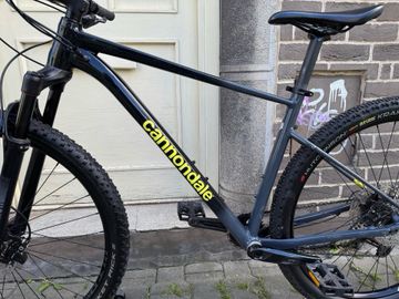 Used Cannondale Trail SL 2 2023 2023 Mountainbike, Black, 29 — image 2 of 10