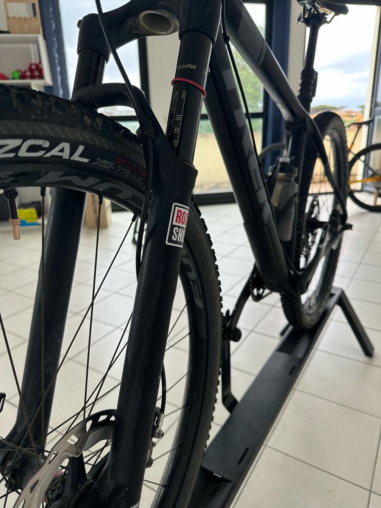 Used Trek Custom Shimano Deore XT 2019 Mountainbike, Black — image 4 of 6