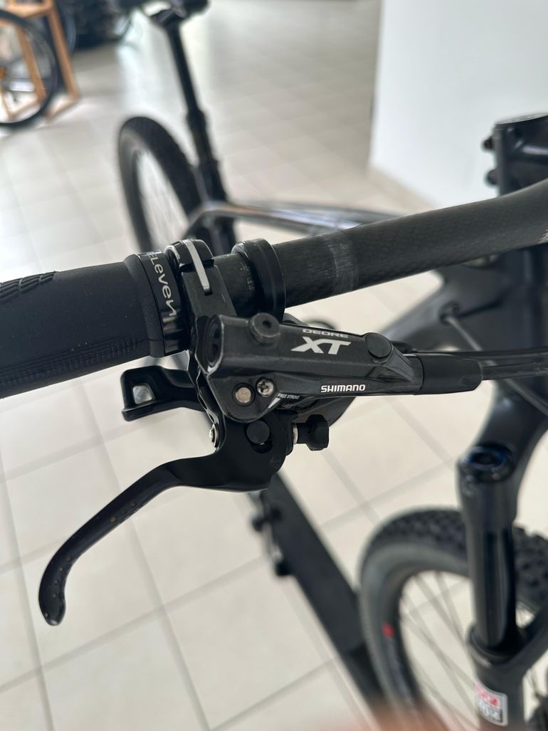 Used Trek Custom Shimano Deore XT 2019 Mountainbike, Black — image 3 of 6