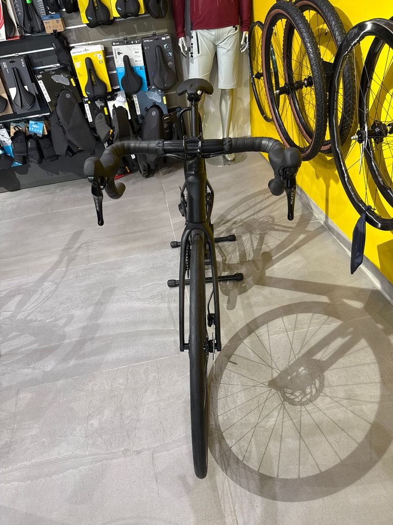 Used CUBE ATTAIN C:62 RACE 2025 2025 Road & Gravel — image 2 of 4