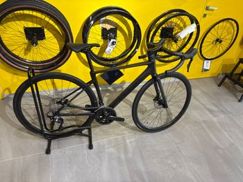 Used CUBE ATTAIN C:62 RACE 2025 2025 Road & Gravel — image 1 of 4