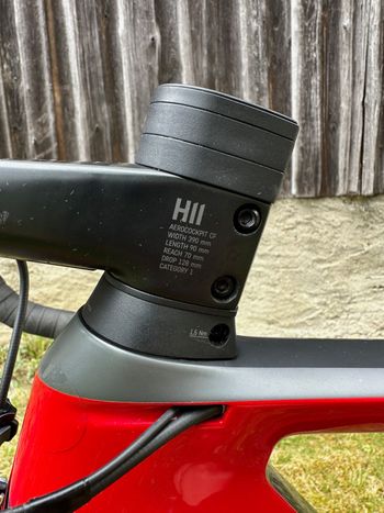Used Canyon Aeroad CF SLX 8.0 DI2 2018 Road & Gravel, Red — image 11 of 16