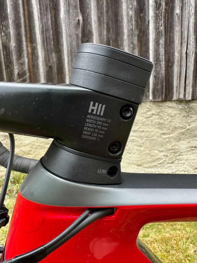 Used Canyon Aeroad CF SLX 8.0 DI2 2018 Road & Gravel, Red — image 11 of 16