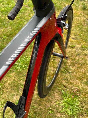 Used Canyon Aeroad CF SLX 8.0 DI2 2018 Road & Gravel, Red — image 6 of 16