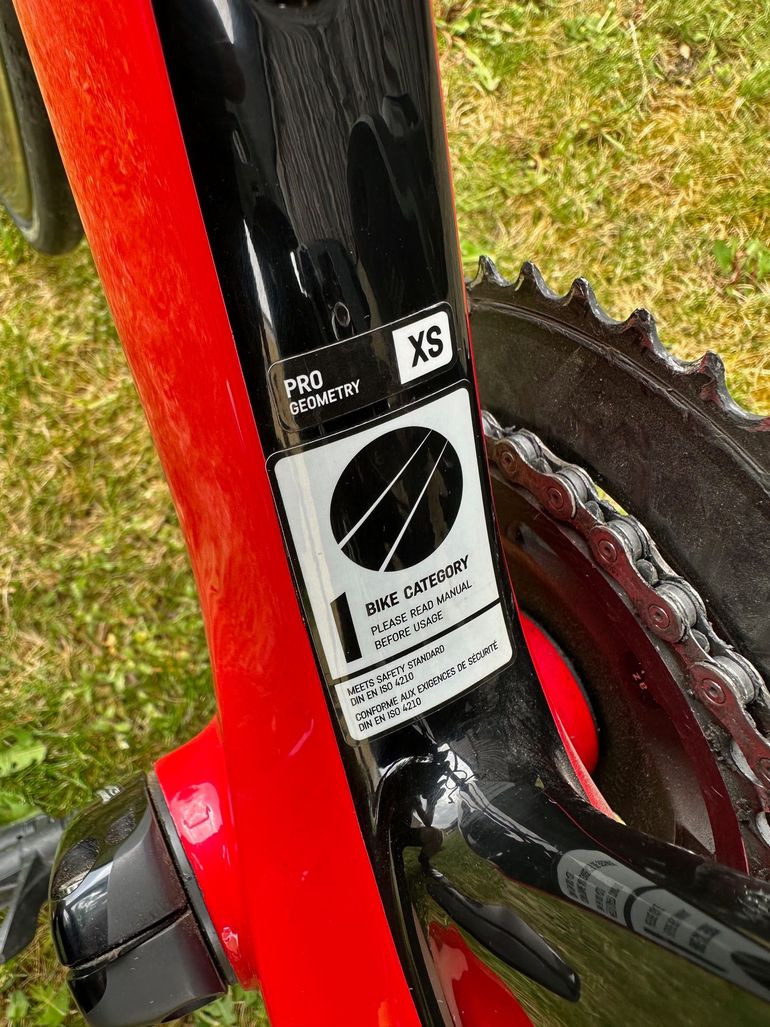 Used Canyon Aeroad CF SLX 8.0 DI2 2018 Road & Gravel, Red — image 3 of 16