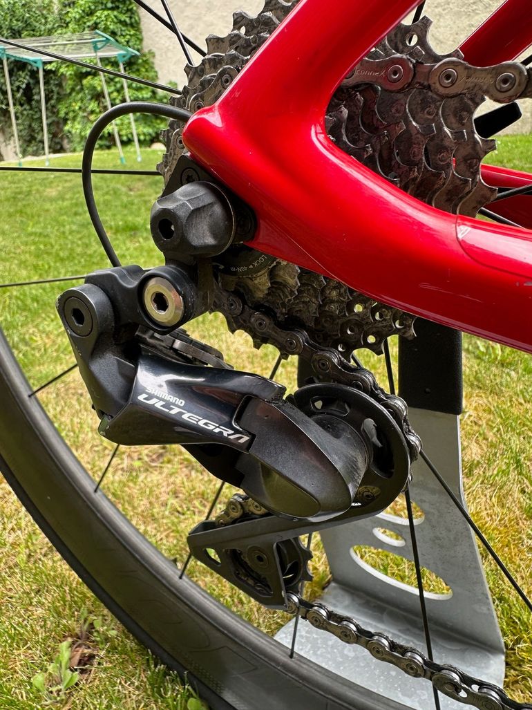 Used Canyon Aeroad CF SLX 8.0 DI2 2018 Road & Gravel, Red — image 9 of 16