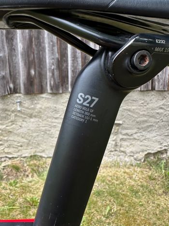 Used Canyon Aeroad CF SLX 8.0 DI2 2018 Road & Gravel, Red — image 10 of 16