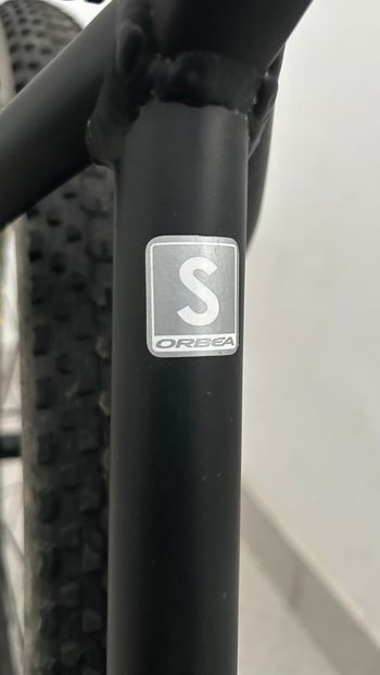 Used Orbea ALMA H20 2022 2022 Mountainbike, Black, 29 — image 3 of 9