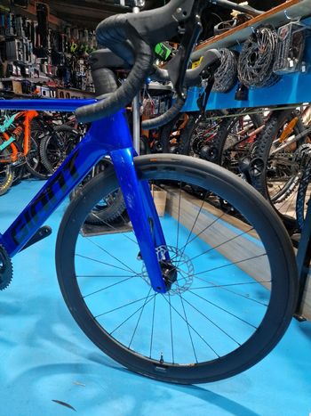 Gebrauchtes Giant Propel Advanced 2 2023 2023 Road & Gravel, Blau — Bild 2 von 8